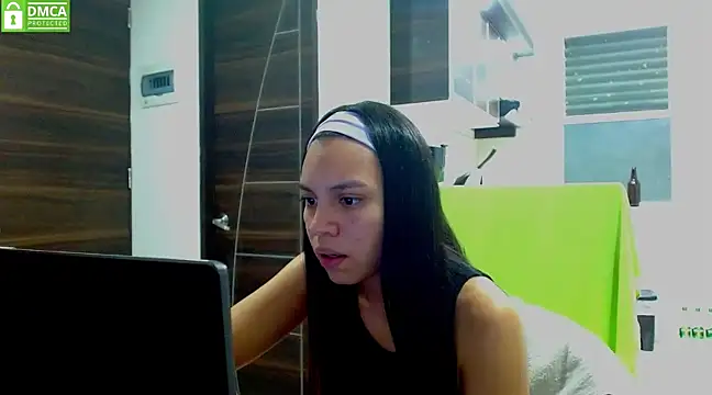 Hot-Couple--18 online show from December 2, 2024, 12:04 am