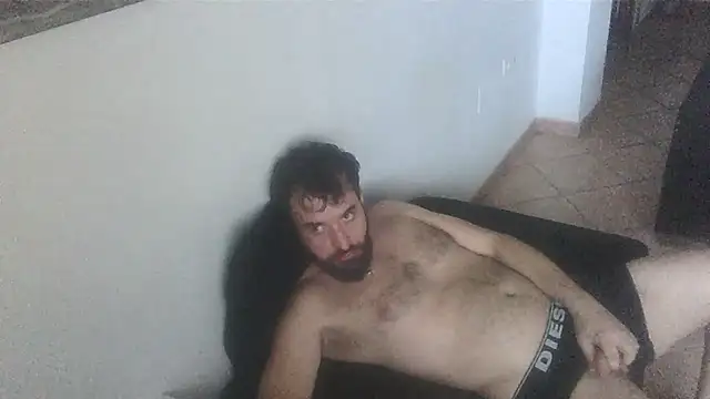 FJcouple online show from January 8, 2025, 1:09 pm