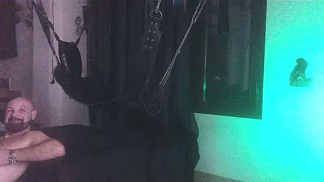 FJcouple online show from January 7, 2025, 8:31 pm