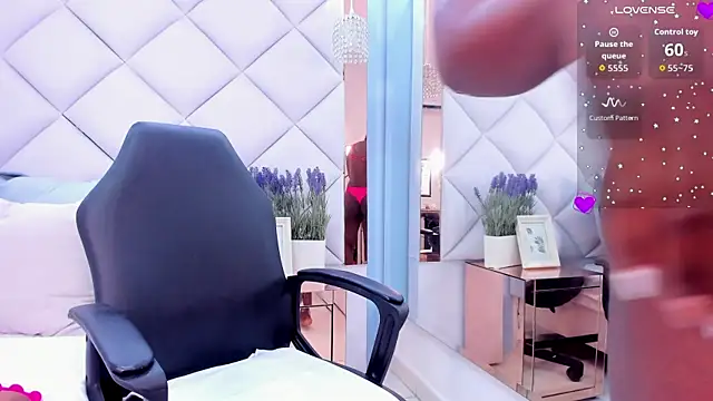 Snapshot of karina_mason chatting on September 24, 2025, 12:55 pm karina mason online show from September 24, 2025, 12:55 pm