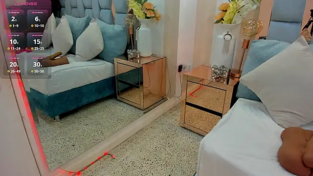 Snapshot of karina_mason chatting on October 24, 2025, 12:37 pm karina mason online show from October 24, 2025, 12:37 pm