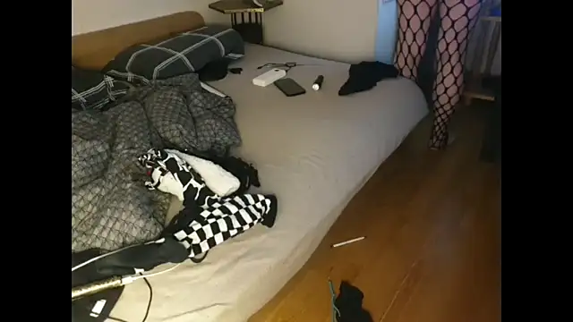 Snapshot of eblata04 chatting on October 30, 2025, 11:45 pm eblata04 online show from October 30, 2025, 11:45 pm