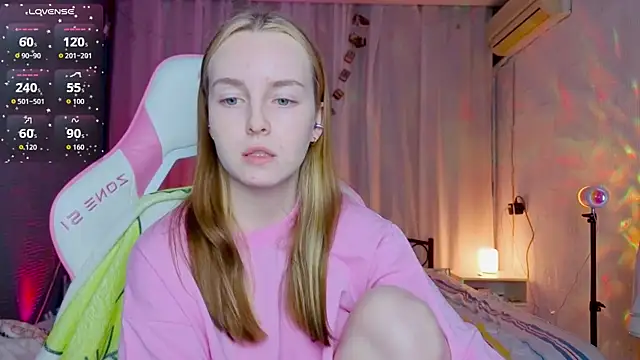 Snapshot of Wild__flowers chatting on April 24, 2026, 10:34 pm Wild flowers online show from April 24, 2026, 10:34 pm