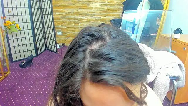 AishaRouhi online show from February 18, 2026, 5:16 am