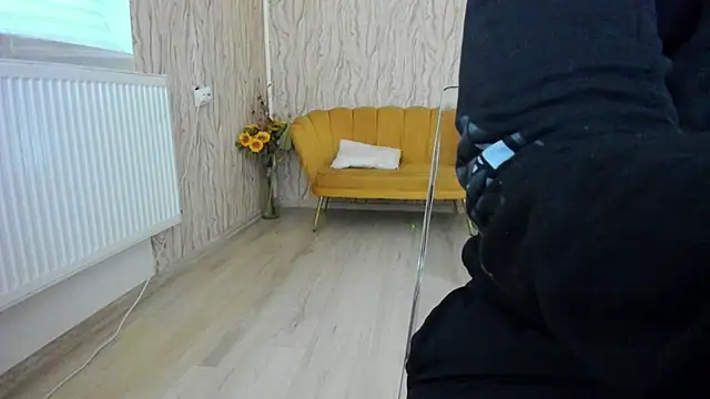 Snapshot of AishaRouhi chatting on March 13, 2025, 5:11 am AishaRouhi online show from March 13, 2025, 5:11 am