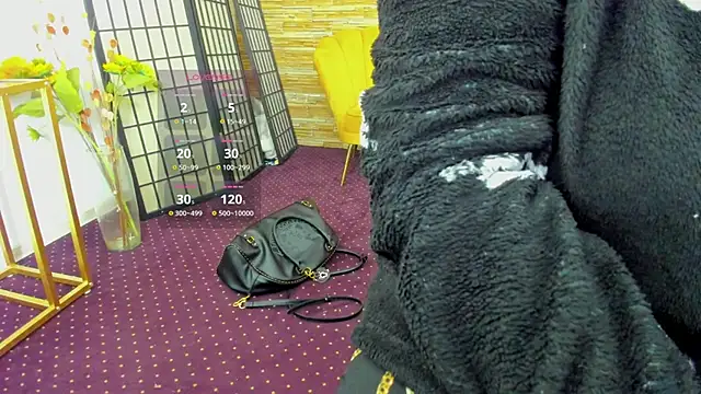 Snapshot of AishaRouhi chatting on November 1, 2025, 5:14 am AishaRouhi online show from November 1, 2025, 5:14 am