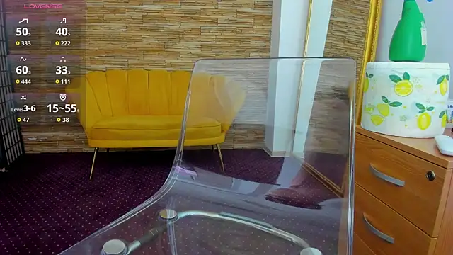 Snapshot of AishaRouhi chatting on October 5, 2025, 4:14 am AishaRouhi online show from October 5, 2025, 4:14 am