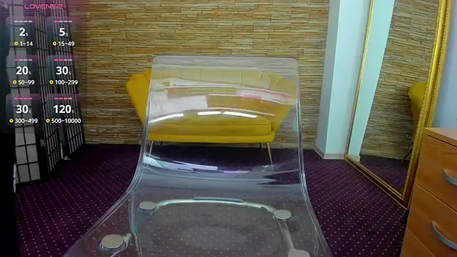 Snapshot of AishaRouhi chatting on October 4, 2025, 5:42 am AishaRouhi online show from October 4, 2025, 5:42 am