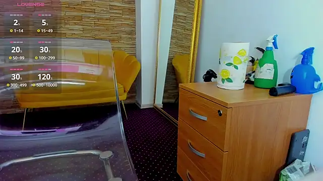 Snapshot of AishaRouhi chatting on October 10, 2025, 4:02 am AishaRouhi online show from October 10, 2025, 4:02 am