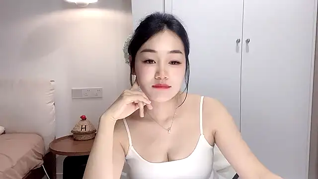 cloud8822 online show from April 23, 2026, 1:02 pm