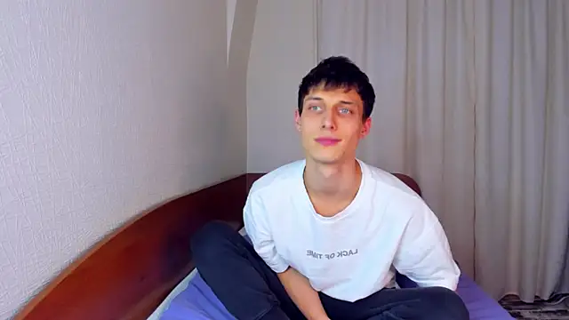 Snapshot of Kent_Ross chatting on September 25, 2025, 8:37 pm Kent Ross online show from September 25, 2025, 8:37 pm