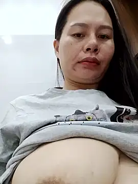 Snapshot of Baby-ladyass20 chatting on April 2, 2026, 2:08 am Baby-ladyass20 online show from April 2, 2026, 2:08 am