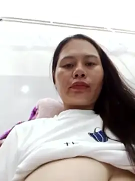 Snapshot of Baby-ladyass20 chatting on May 24, 2026, 2:33 am Baby-ladyass20 online show from May 24, 2026, 2:33 am