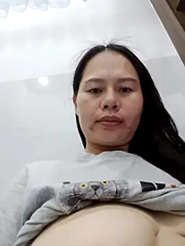 Snapshot of Baby-ladyass20 chatting on April 15, 2026, 5:24 am Baby-ladyass20 online show from April 15, 2026, 5:24 am