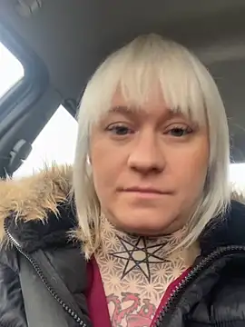 poussichienne online show from February 8, 2026, 10:13 am