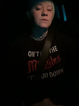 poussichienne online show from March 3, 2026, 4:19 am