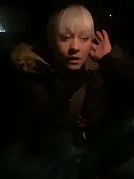 poussichienne online show from February 19, 2026, 4:20 am