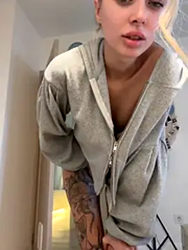 Snapshot of enjoy_my_beauty chatting on November 4, 2025, 6:50 am enjoy my beauty online show from November 4, 2025, 6:50 am