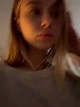 Snapshot of enjoy_my_beauty chatting on December 1, 2025, 11:11 am enjoy my beauty online show from December 1, 2025, 11:11 am