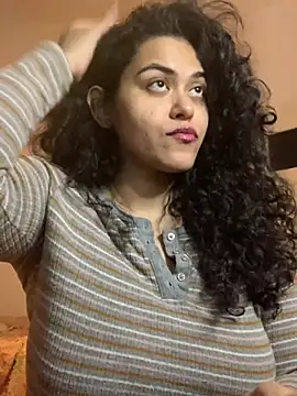 Curvydesifromgermany online show from January 6, 2025, 4:44 pm