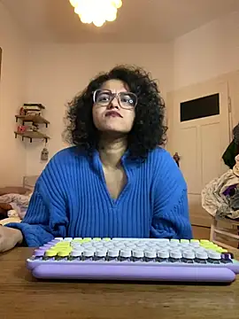 Curvydesifromgermany online show from January 27, 2025, 4:01 pm