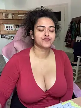 Snapshot of Curvydesifromgermany chatting on June 11, 2026, 2:14 pm Curvydesifromgermany online show from June 11, 2026, 2:14 pm