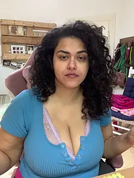 Snapshot of Curvydesifromgermany chatting on May 20, 2026, 2:03 pm Curvydesifromgermany online show from May 20, 2026, 2:03 pm