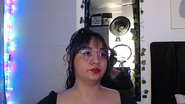 Snapshot of Alezapark chatting on July 8, 2026, 2:07 pm Alezapark online show from July 8, 2026, 2:07 pm