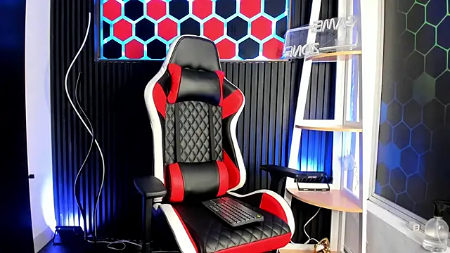 Snapshot of Steev_Novoa chatting on April 16, 2026, 4:24 am Steev Novoa online show from April 16, 2026, 4:24 am