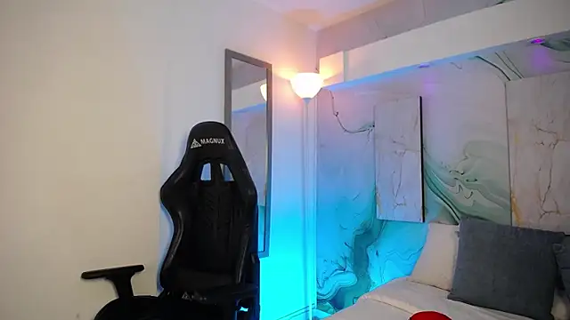 Snapshot of Steev_Novoa chatting on April 13, 2026, 2:37 am Steev Novoa online show from April 13, 2026, 2:37 am