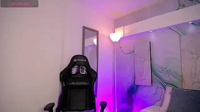 Snapshot of Steev_Novoa chatting on April 2, 2026, 3:02 am Steev Novoa online show from April 2, 2026, 3:02 am