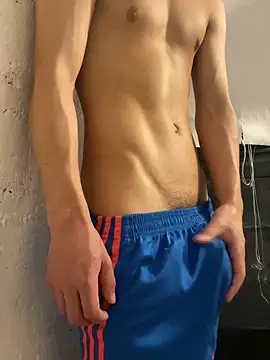 Snapshot of Mrtzz_ chatting on February 12, 2025, 8:40 pm Mrtzz  online show from February 12, 2025, 8:40 pm