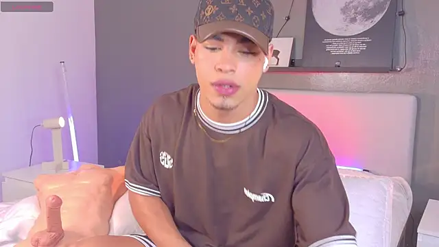 Ken-boy  online show from October 31, 2025, 11:29 am