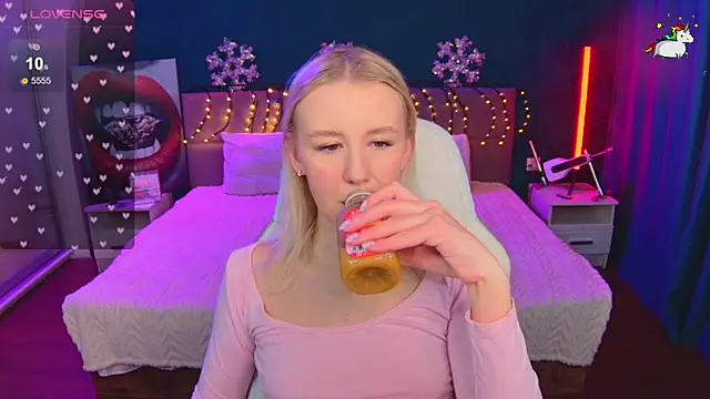 Snapshot of Selenatrend chatting on January 10, 2026, 12:11 pm Selenatrend online show from January 10, 2026, 12:11 pm