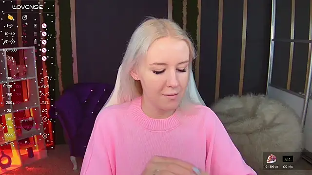 Snapshot of Selenatrend chatting on November 12, 2025, 12:20 pm Selenatrend online show from November 12, 2025, 12:20 pm