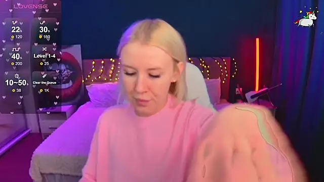 Snapshot of Selenatrend chatting on February 19, 2026, 12:02 pm Selenatrend online show from February 19, 2026, 12:02 pm