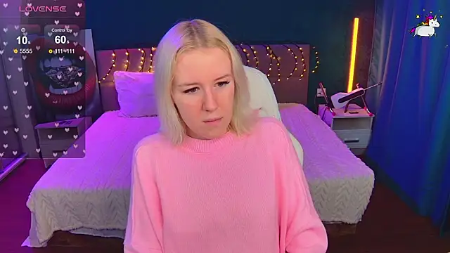 Snapshot of Selenatrend chatting on February 24, 2026, 12:17 pm Selenatrend online show from February 24, 2026, 12:17 pm