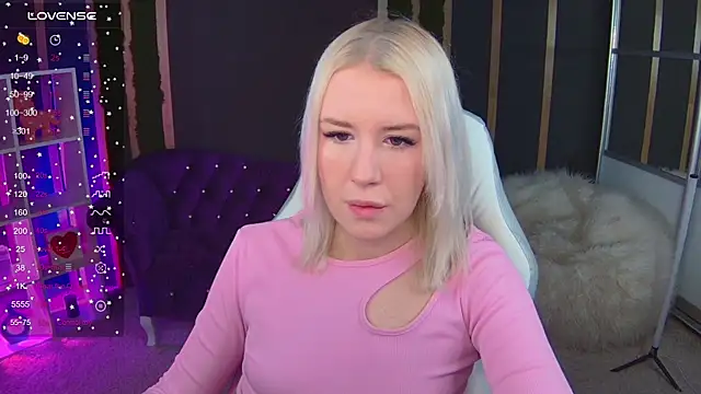 Snapshot of Selenatrend chatting on November 9, 2025, 6:17 am Selenatrend online show from November 9, 2025, 6:17 am