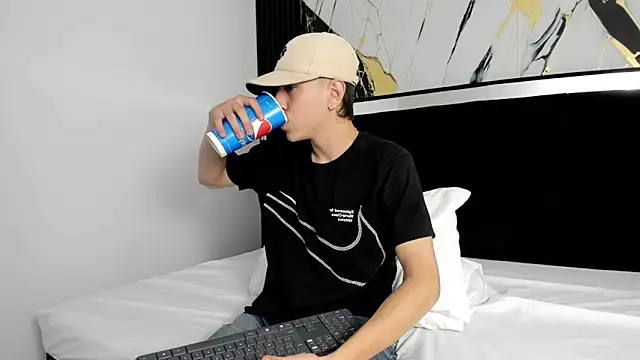 Snapshot of Dei_v_48 chatting on January 28, 2025, 1:39 am Dei v 48 online show from January 28, 2025, 1:39 am