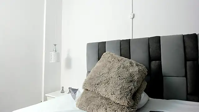 Snapshot of Dei_v_48 chatting on March 13, 2025, 11:05 pm Dei v 48 online show from March 13, 2025, 11:05 pm