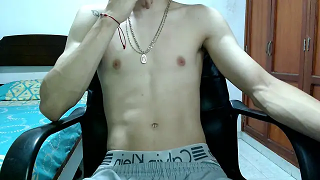 Snapshot of Dei_v_48 chatting on September 24, 2025, 10:27 pm Dei v 48 online show from September 24, 2025, 10:27 pm