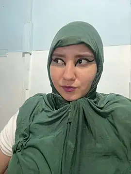 hannahayat online show from July 17, 2026, 6:49 pm