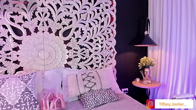 Snapshot of tiffany_becker chatting on November 17, 2025, 12:20 pm tiffany becker online show from November 17, 2025, 12:20 pm