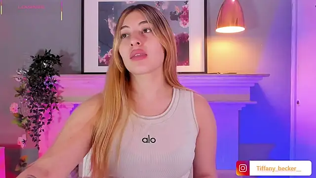 Snapshot of tiffany_becker chatting on December 3, 2025, 12:04 pm tiffany becker online show from December 3, 2025, 12:04 pm