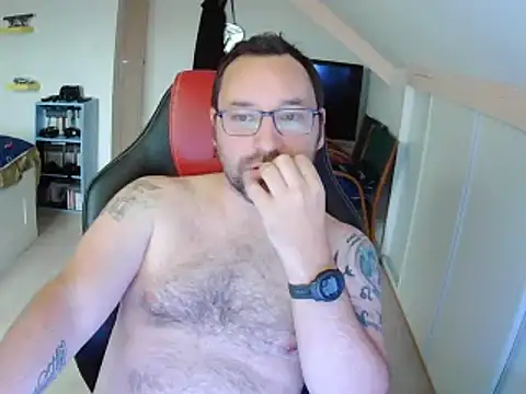 Snapshot of Fantaxx86 chatting on December 16, 2024, 1:11 pm Fantaxx86 online show from December 16, 2024, 1:11 pm