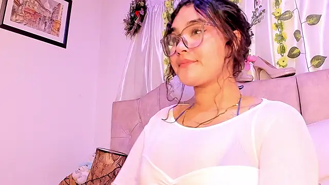 Snapshot of Chanelle_ chatting on November 14, 2025, 2:32 pm Chanelle online show from November 14, 2025, 2:32 pm