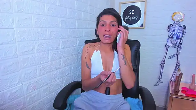 Snapshot of ImCrazzy chatting on November 1, 2025, 2:44 pm ImCrazzy online show from November 1, 2025, 2:44 pm