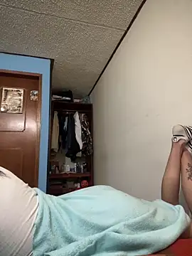 ImCrazzy online show from April 16, 2026, 9:39 pm