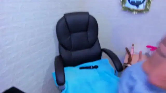 Snapshot of ImCrazzy chatting on December 3, 2025, 2:38 pm ImCrazzy online show from December 3, 2025, 2:38 pm