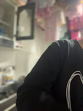 Snapshot of Emiily_lee chatting on October 23, 2025, 10:08 pm Emiily lee online show from October 23, 2025, 10:08 pm